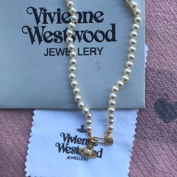 Women's White One Row Pearl Safety Pin Gold Orb Necklace - Picture 2 of 6